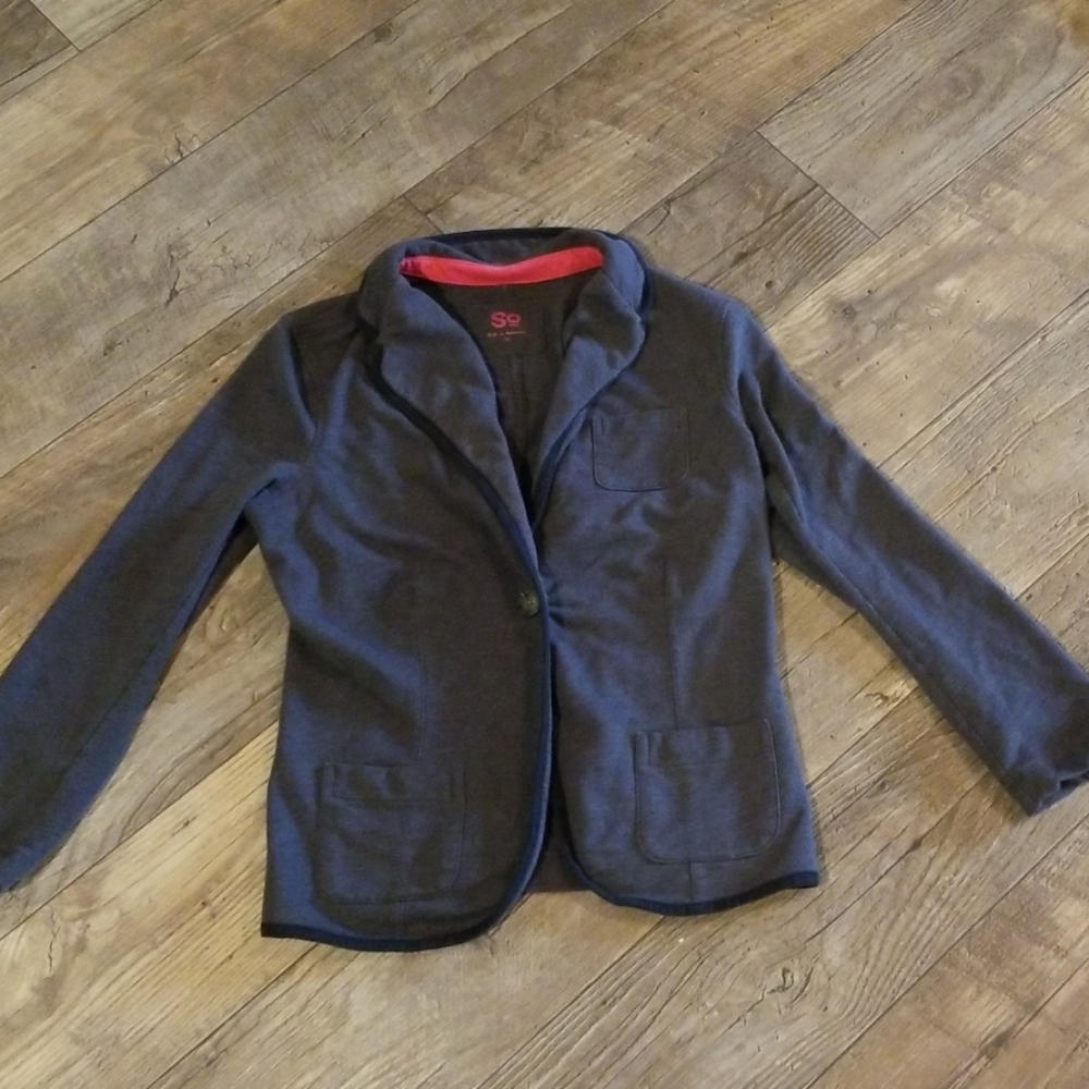 SO gray and black blazer